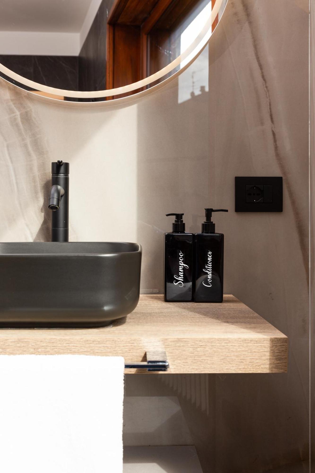 Free Parking - 5 Star - Sauna Luxury Apartment Milan Extérieur photo